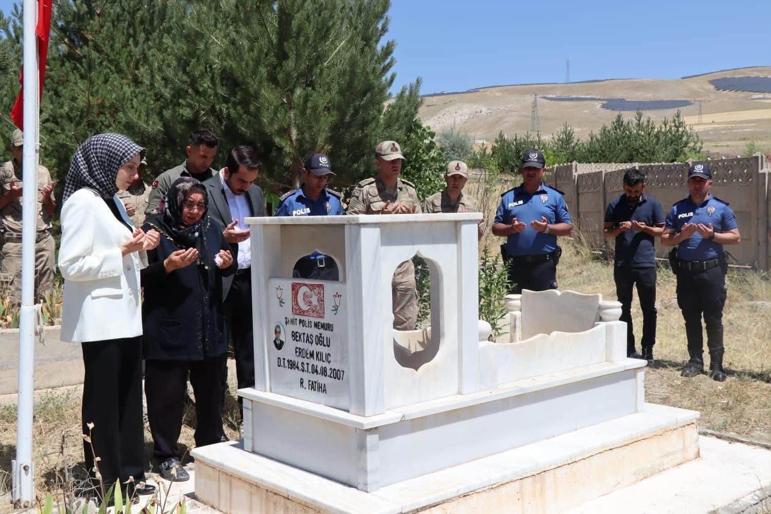 sehit-polis-erdem-kilic-sehadetinin-yil-donumunde-dualarla-anildi