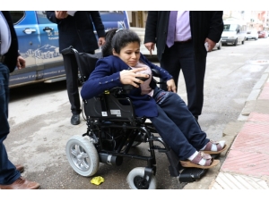 Akülü Aracına Yunusemre İle Kavuştu