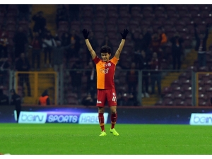 Mustafa Kapı En Genç Futbolcu Oldu