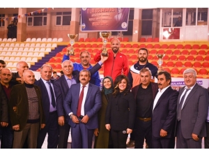 9. Uluslararası Hüseyin Akbaş Güreş Turnuvası’nda Türkiye Şampiyon