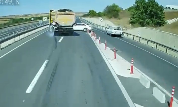 tekirdag-da-tir-soforunun-dikkati-faciayi-onledi-o-anlar-kamerada