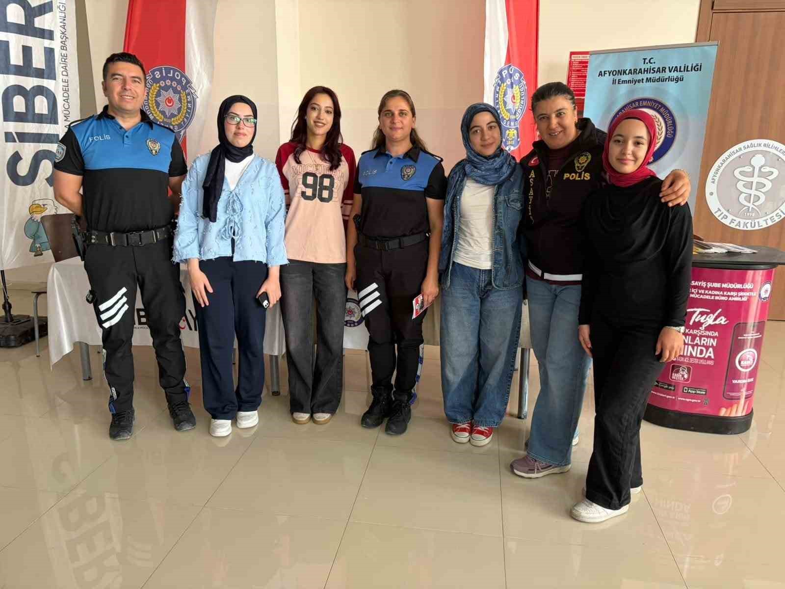 universite-ogrencilerine-guvenlik-ve-siber-farkindalik-egitimi