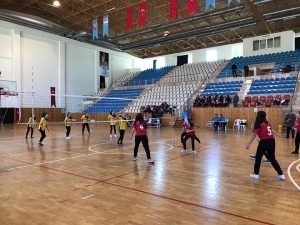 Okul Sporları Voleybol Müsabakaları Başladı