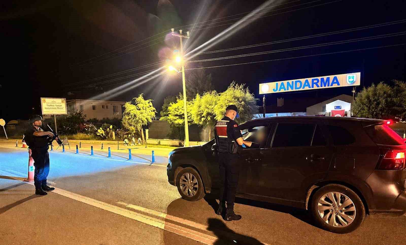 mugla-da-jandarma-denetimlerinde-33-sahis-tutuklandi