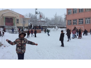Kar Yağışına En Çok Çocuklar Sevindi