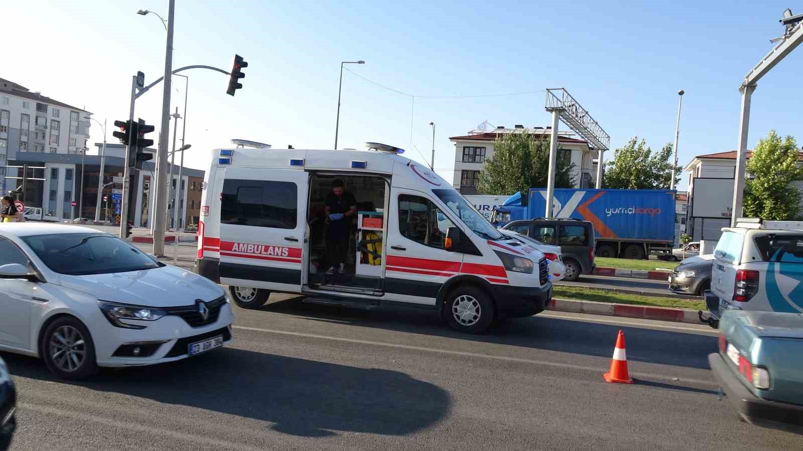 malatya-da-6-aracin-karistigi-zincirleme-kazada-4-kisi-yaralandi