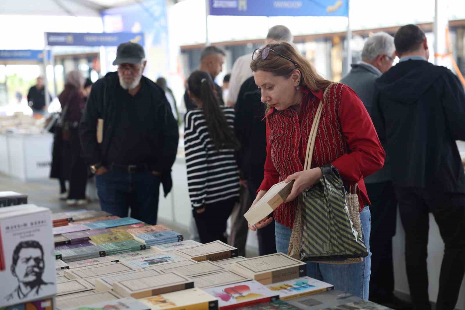 2-osmangazi-kitap-gunleri-ne-yogun-ilgi