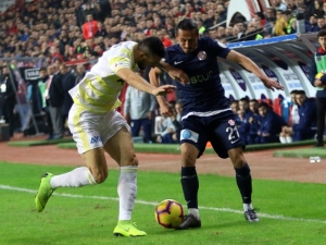 Spor Toto Süper Lig: Antalyaspor: 0 - Fenerbahçe: 0 (İlk Yarı)