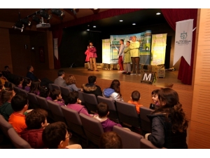 Toplu Taşıma Ahlakı Tiyatroya Yansıdı