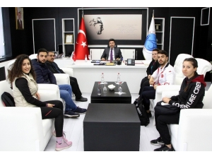 Üniversiteli Milli Sporculardan Rektör Karacoşkun’a Ziyaret