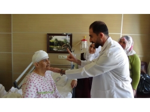93 Yaşındaki Hastanın Kafatasından Limon Büyüklüğünde Kitle Çıkarıldı