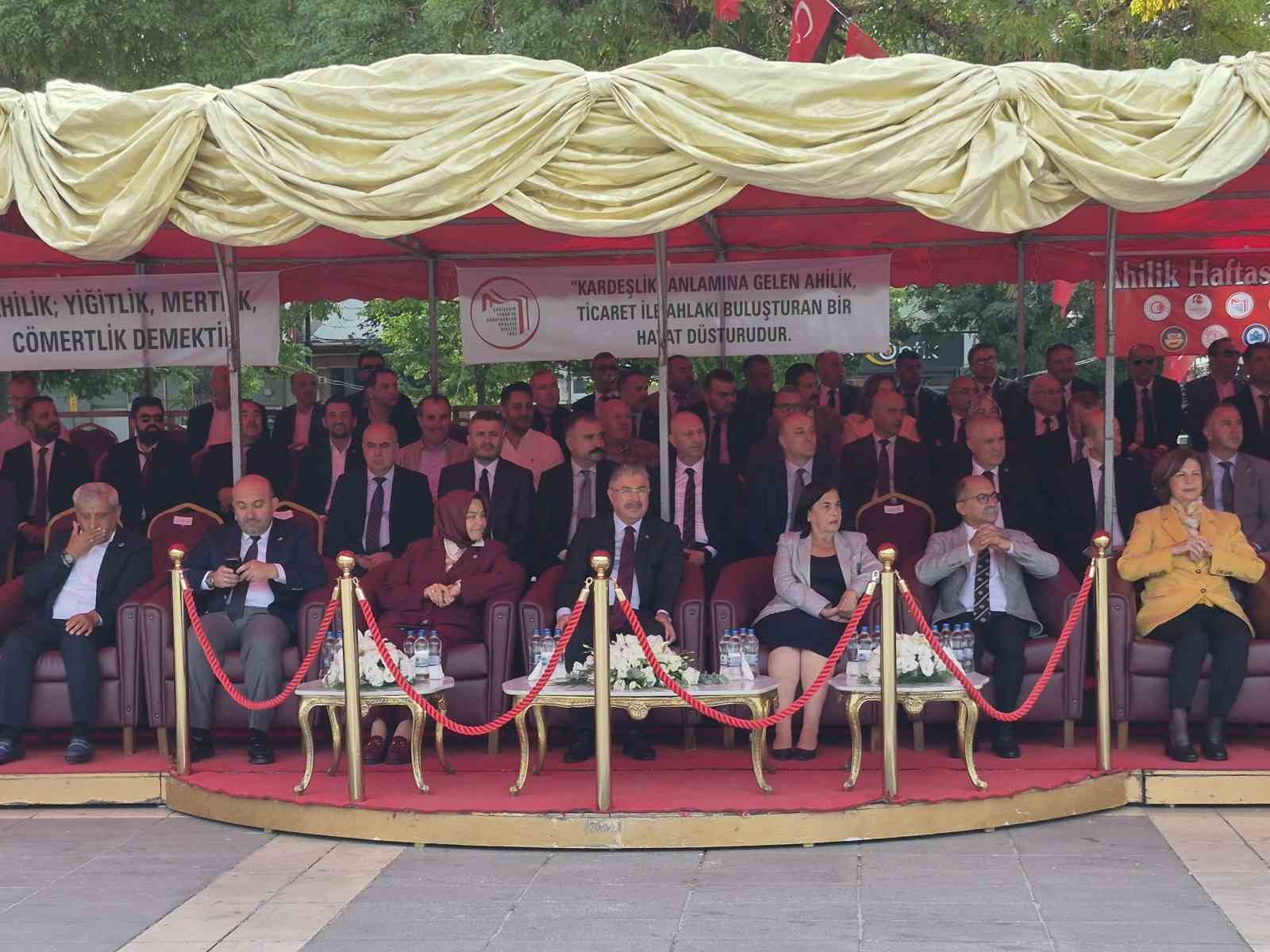 eskisehir-de-ahilik-haftasi-coskuyla-kutlandi
