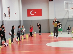 Güçyetmez Basketbol Akademi Hedef Büyüttü