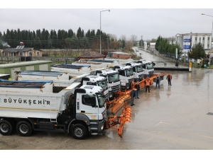 Büyükşehir Ekipleri Karla Mücadeleye Hazır