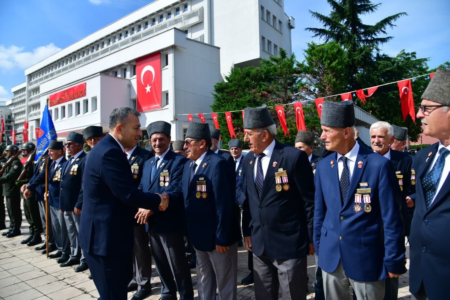 trabzon-da-30-agustos-zafer-bayrami-nin-104-yil-donumu-kutlandi