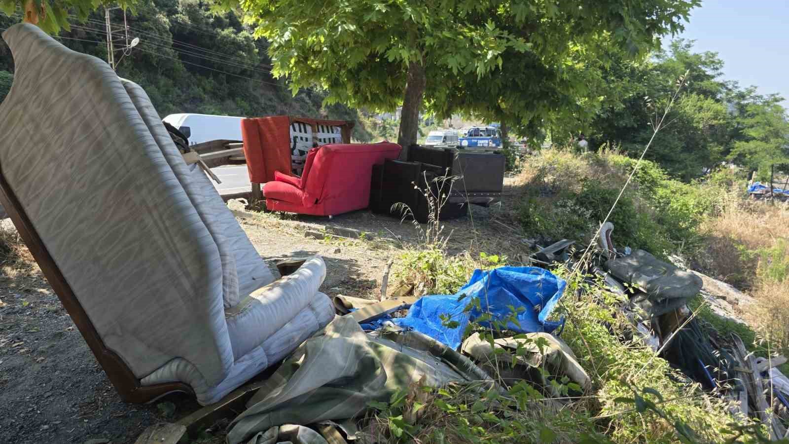 plajdaki-cadir-ve-barakalar-kaldirildi