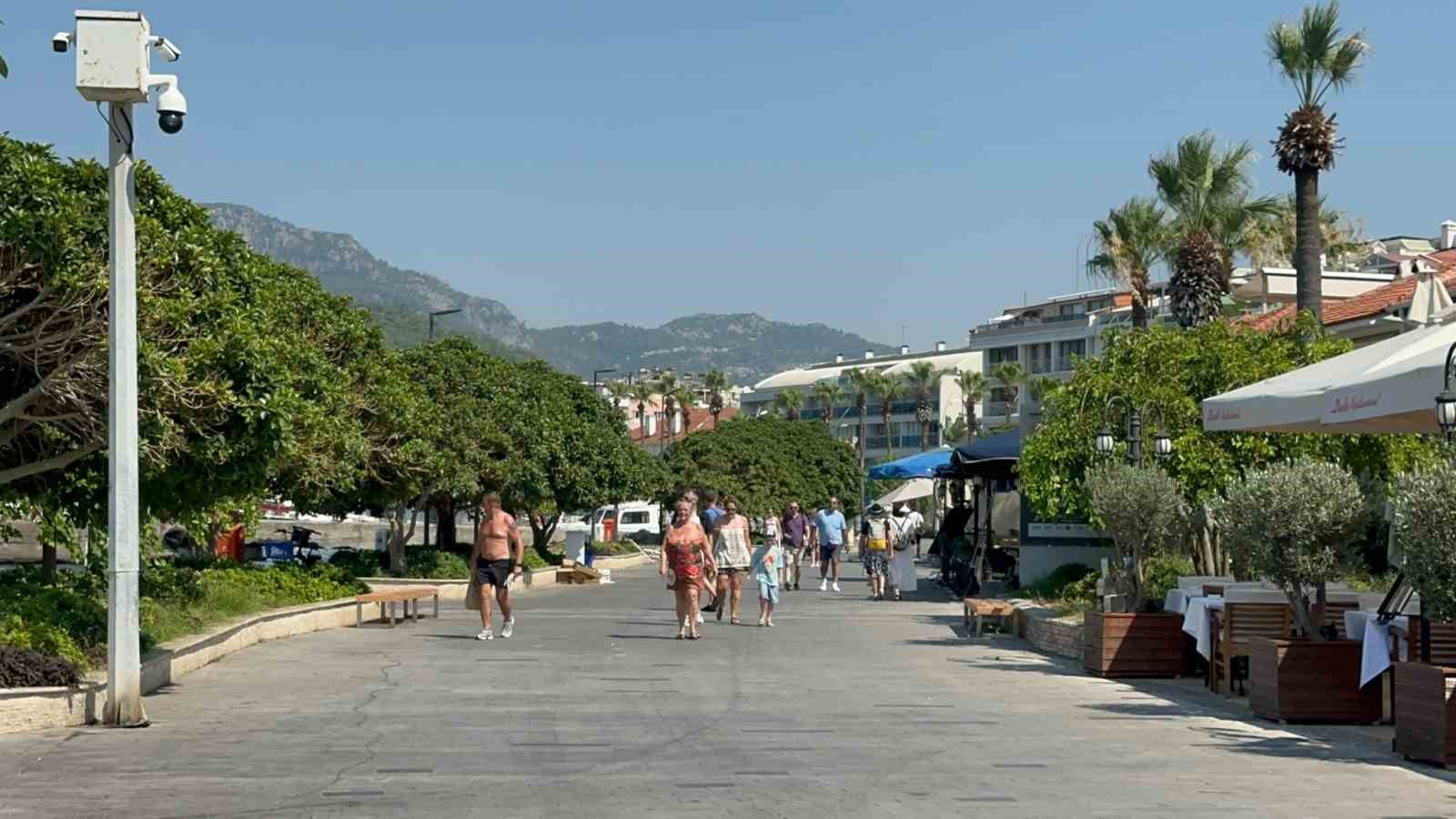 agustos-seferlerine-basladi-marmaris-e-3-bin-700-turist-getirdi