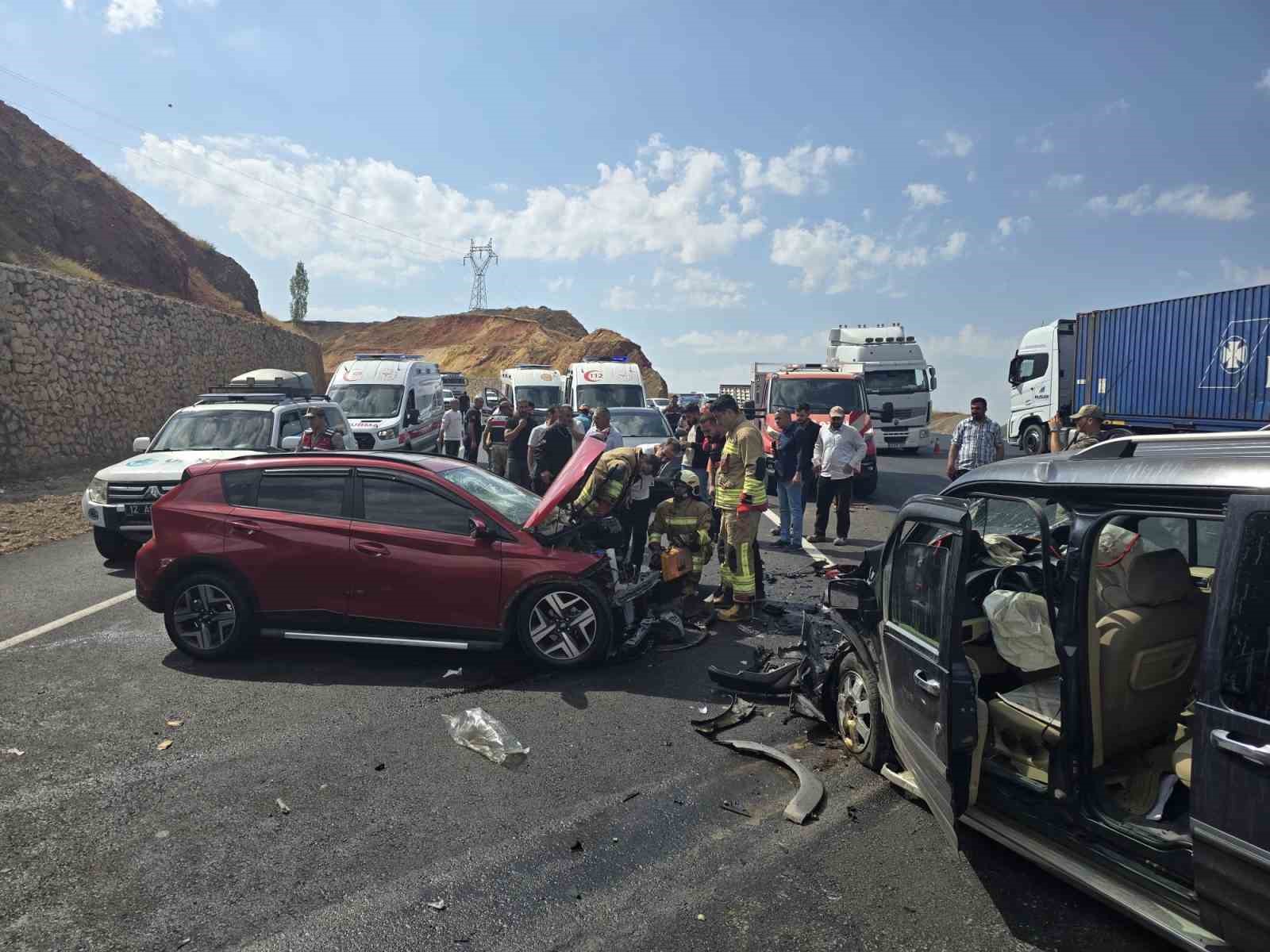 bingol-de-trafik-kazasi-6-yarali