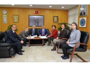 Uludağ Üniversitesi’ni Seçen Öğrenciler Bursa Doyacak