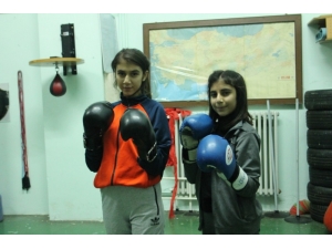 Evdeki Rekabeti Ringe Taşıdılar