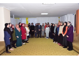 Başkan Can Gençlerin Belediye Çalışmaları Hakkında Görüşlerini Dinledi