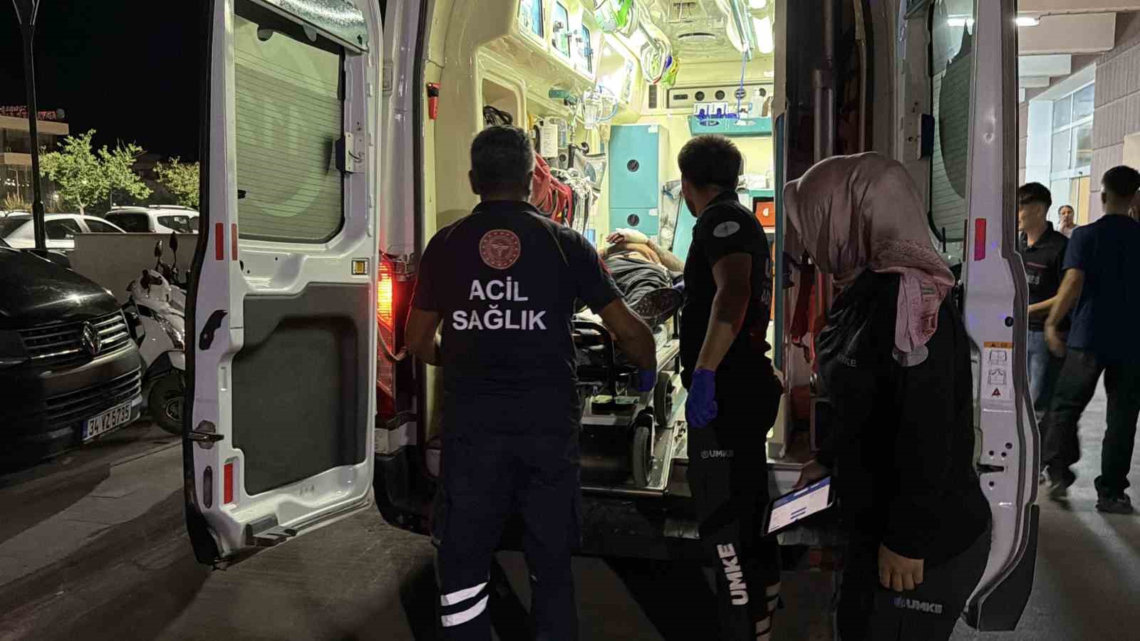 ne-bakiyorsun-kavgasinda-3-kisi-bicak-ve-silahla-yaralandi