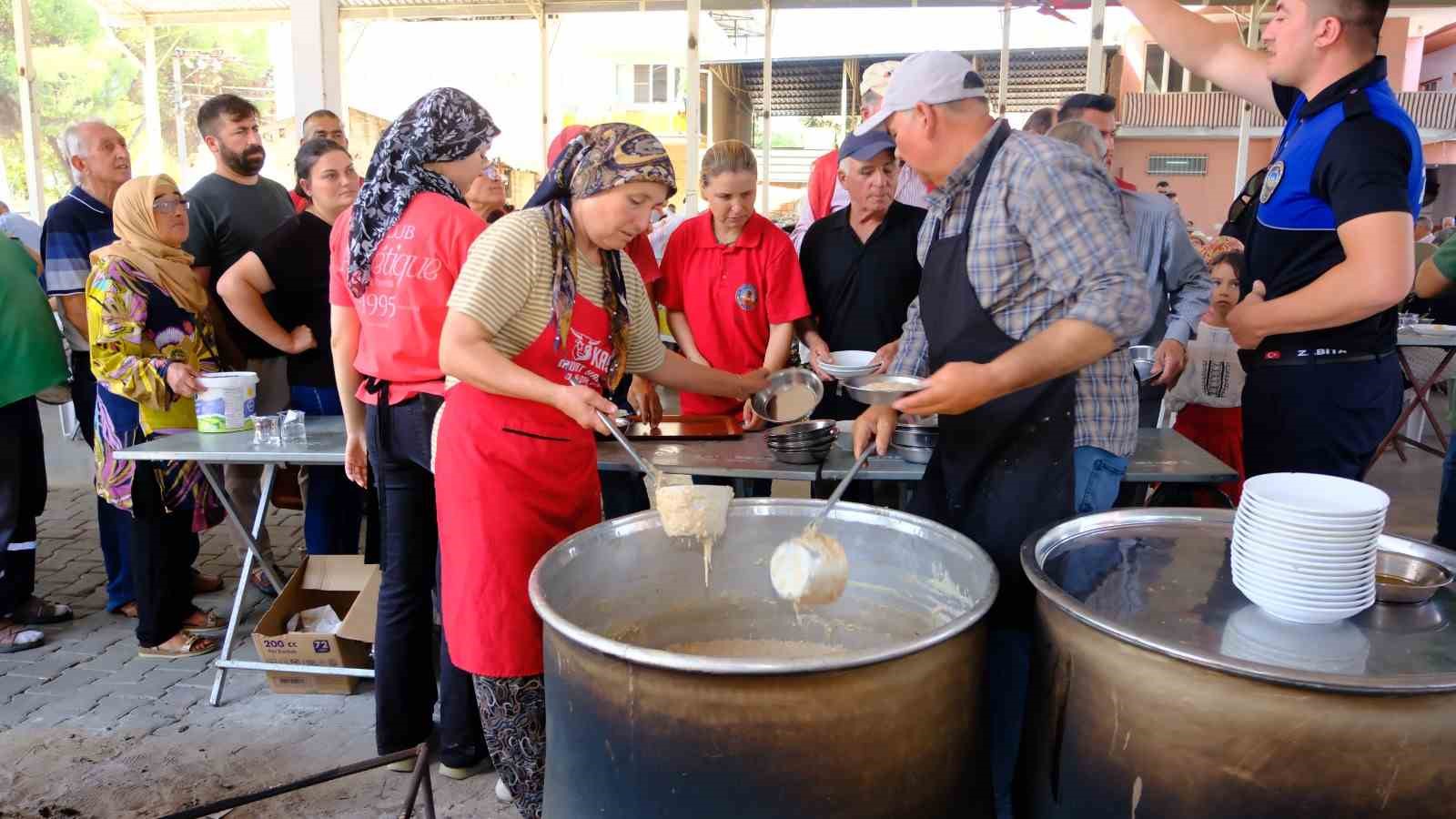 horsunlu-da-kurtulus-gunune-ozel-15-kazan-keskek-dagitildi