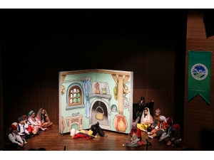 ‘Nasreddin Hoca’ İsimli Tiyatro Vatandaşın Beğenisini Topladı