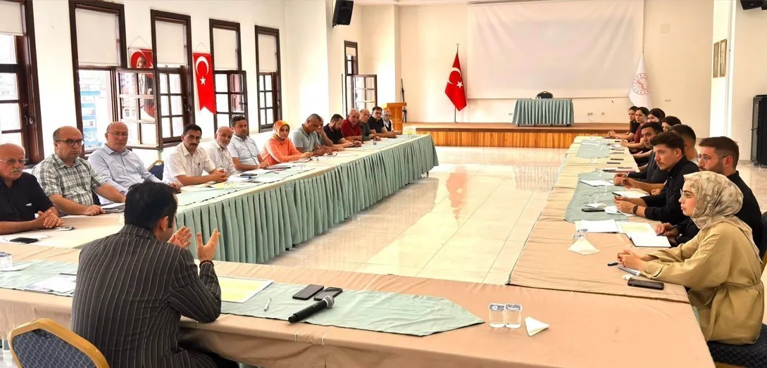sinop-ta-yetim-ve-oksuz-ogrencilere-ornek-egitim-destegi