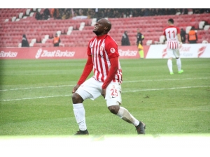 Balıkesirspor Baltok, Steve Beleck İle Yollarını Ayırdı