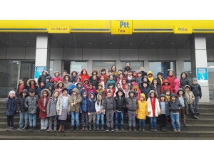 Yakınlarına Yılbaşı Tebrik Kartı Gönderdiler