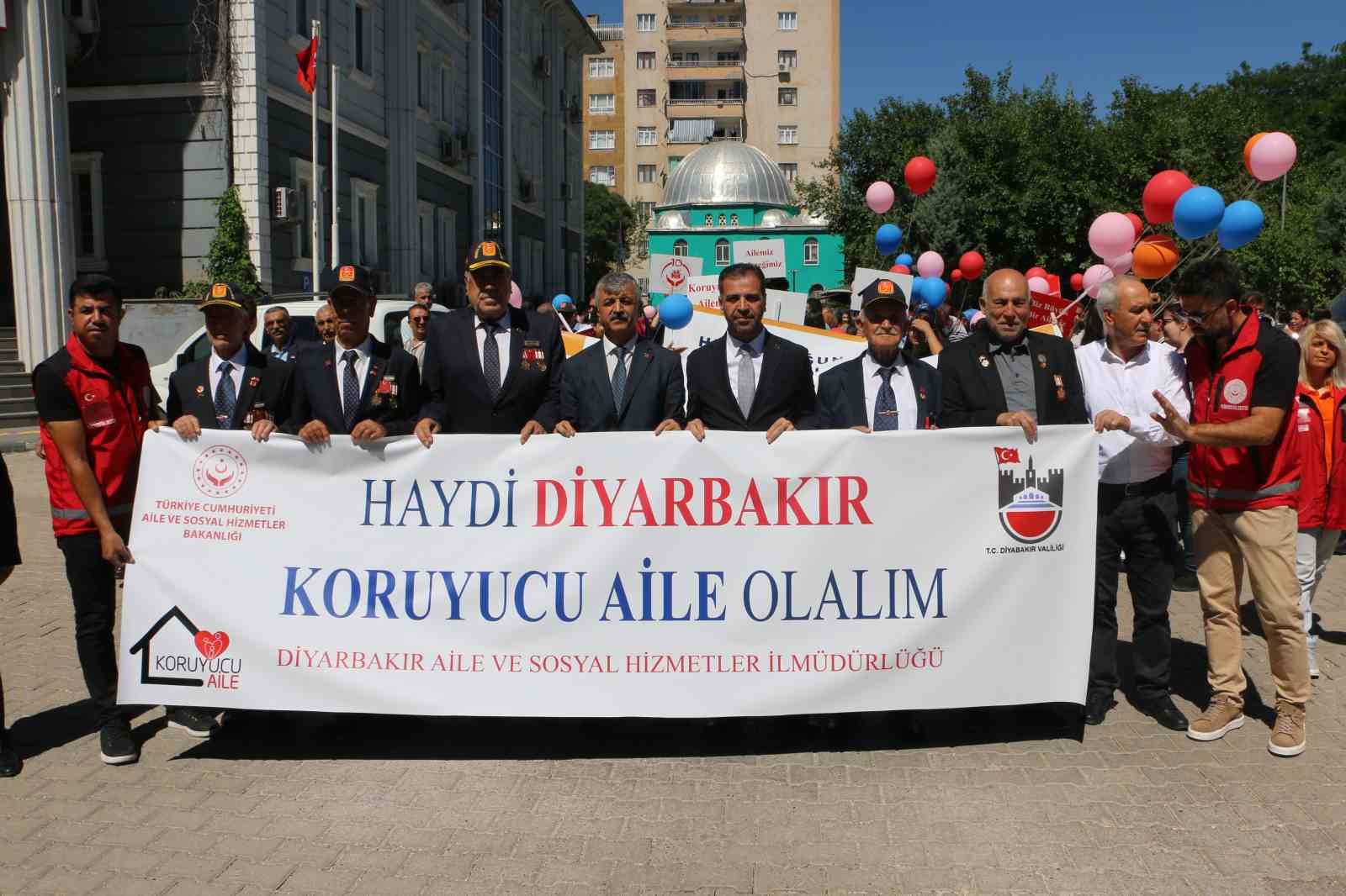 diyarbakir-da-korucu-aile-yuruyusu-duzenlendi