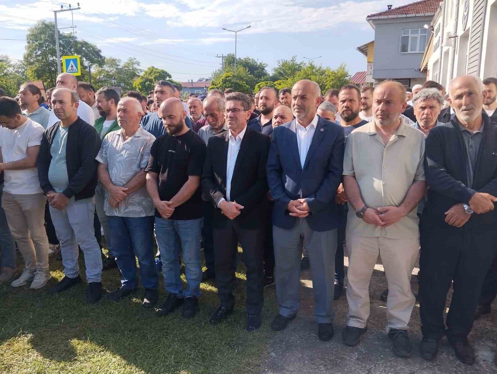 fabrikadaki-elektrik-faciasinda-olen-yunus-cekic-defnedildi