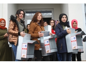 Kars’ta Kyk Öğrencileri Sokak Hayvanlarını Sahipsiz Bırakmadı