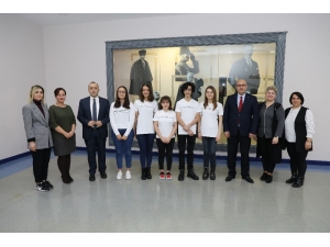 Sanko Okulları Münazara Takımı İkinci Tura Geçti