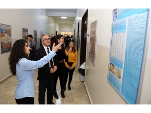 Öğrenciler Çalışmalarını Sergiledi