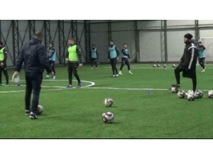 Profesyonel Liglerin Namağlup Takımı, İkinci Yarıda Unvanını Korumak İstiyor