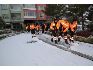 Niğde Belediyesi Kar Ekipleri Şehrin Dört Bir Yanında