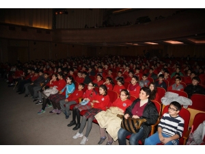 70 Bin Çocuk Hayatlarında İlk Kez Tiyatro Keyfi Yaşadı