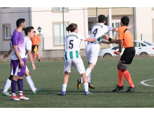 Futbolcu Hakeme Tokat Atınca Başkan Takımı Ligden Çekti