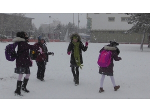 Çocuklar Kar Tatilinin Keyfini Çıkardı