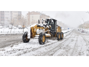 Büyükşehir’in Kar Timleri İş Başında