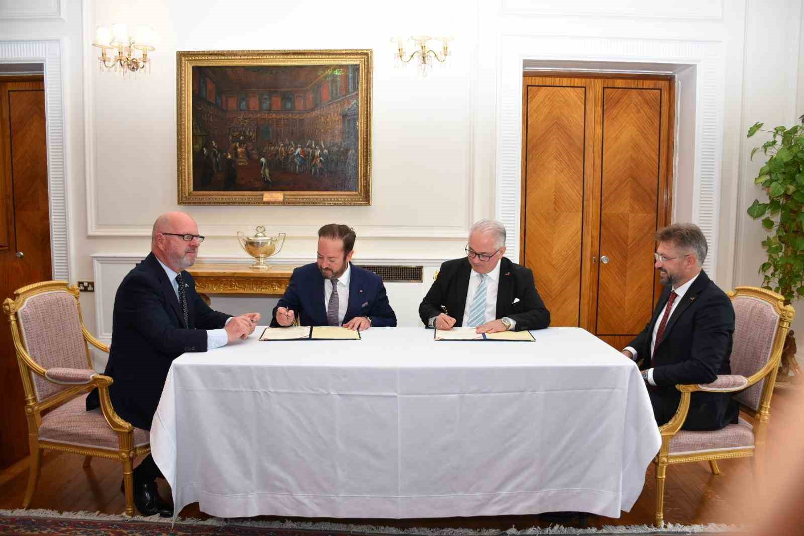 turk-firmasinin-havacilik-yakiti-teknolojisi-ingiltere-ile-yapilan-anlasmayla-kuresel-pazarda