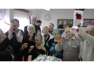 Huzurevi Sakinleri 2019 Yılına Erken Girdi