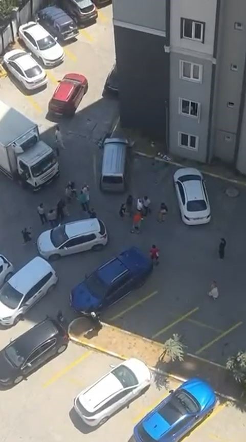 buyukcekmece-de-bir-sitede-market-krizi-cikti