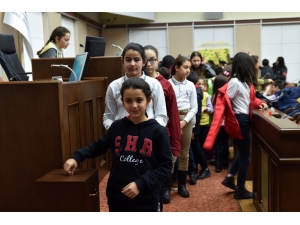 Eko-okullar Çevre Çocuk Meclisi’nde Başkanlık Seçimi Demokrasi Şölenine Dönüştü