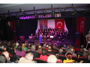 Kuşadası’nda Halk Müziği Korosundan Yeni Yıla Merhaba Konseri