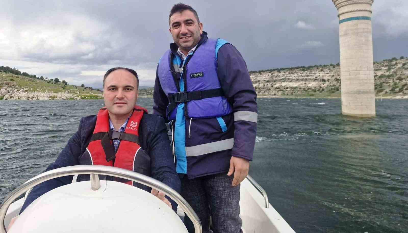 aslanapa-kaymakami-tosun-kureysler-baraji-nda-su-urunleri-denetimine-katildi