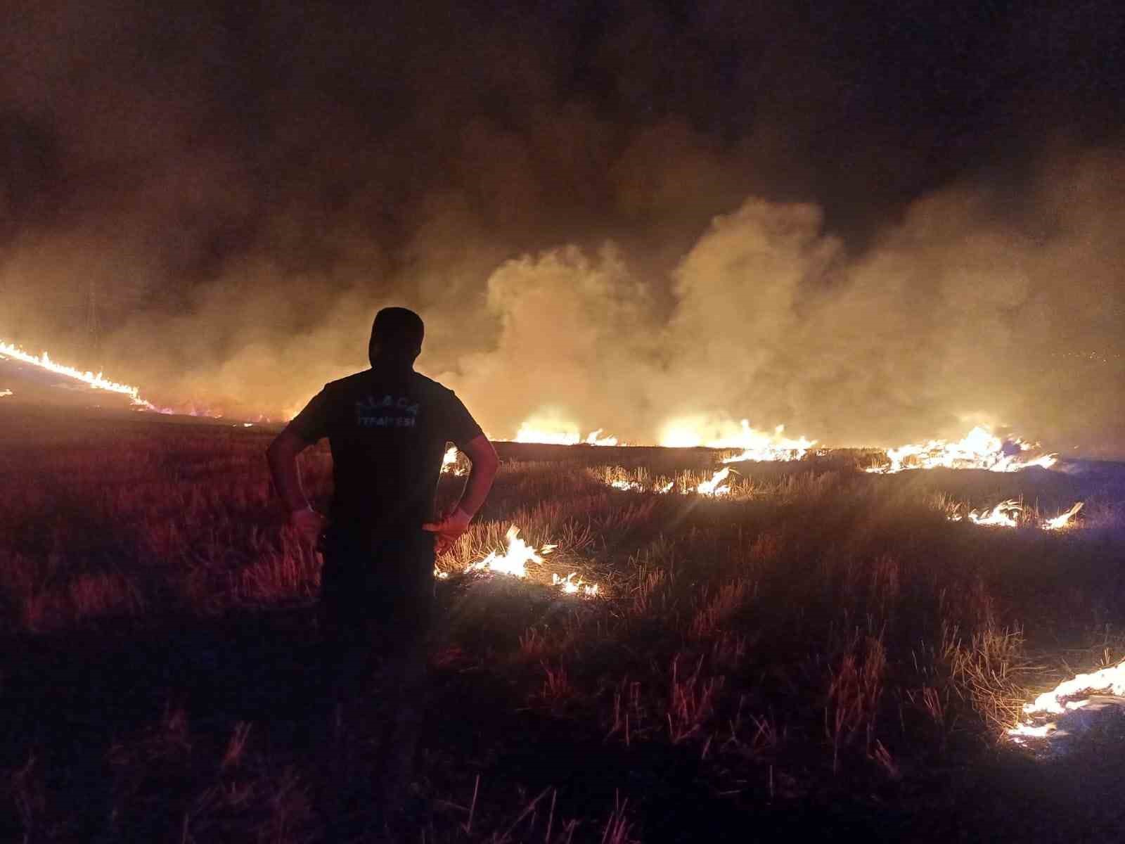 corum-da-ortu-yangini-ekipler-mudahale-ediyor