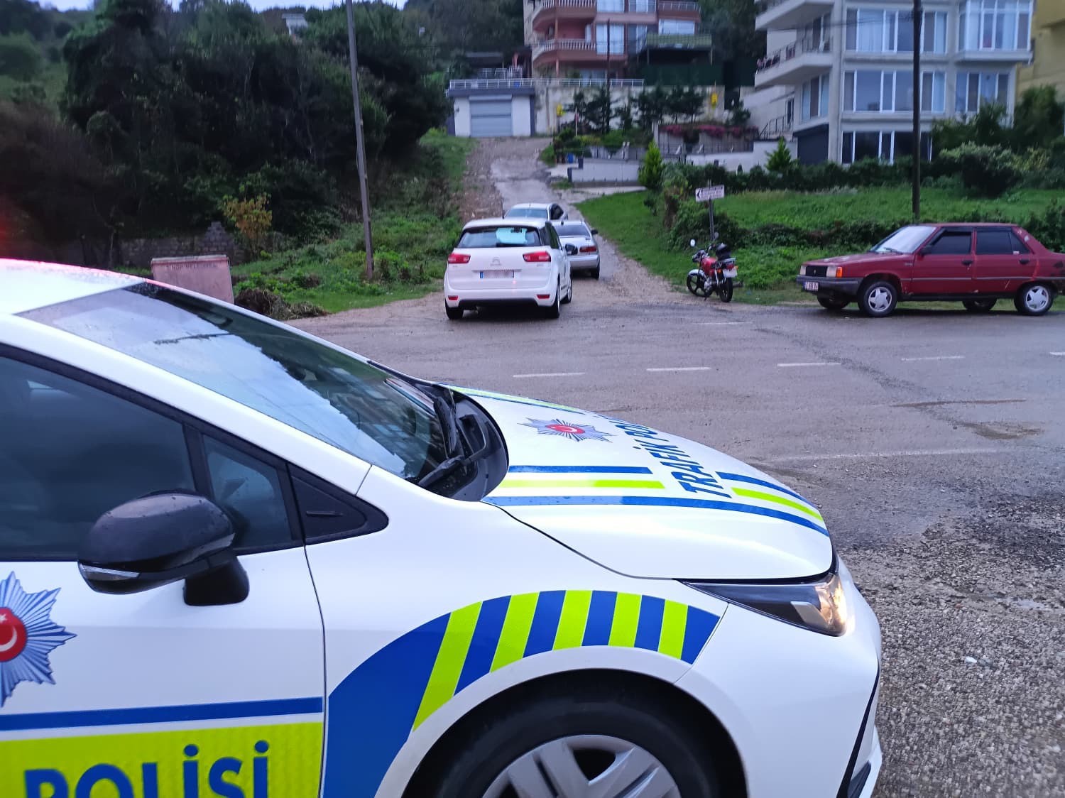 sinop-ta-otomobil-ile-motosiklet-carpisti-1-yarali
